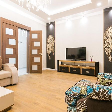 Sweet Home 6 Vip At Rustaveli Avenue Tiflis Dış mekan fotoğraf