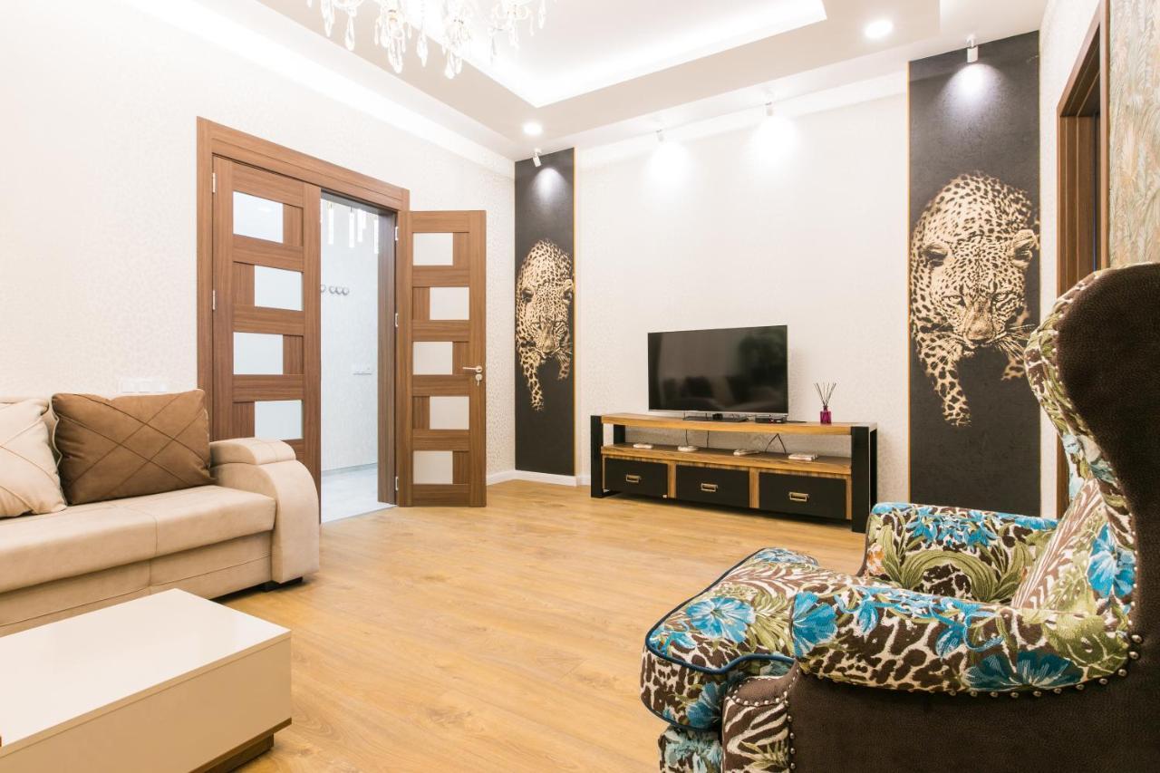 Sweet Home 6 Vip At Rustaveli Avenue Tiflis Dış mekan fotoğraf