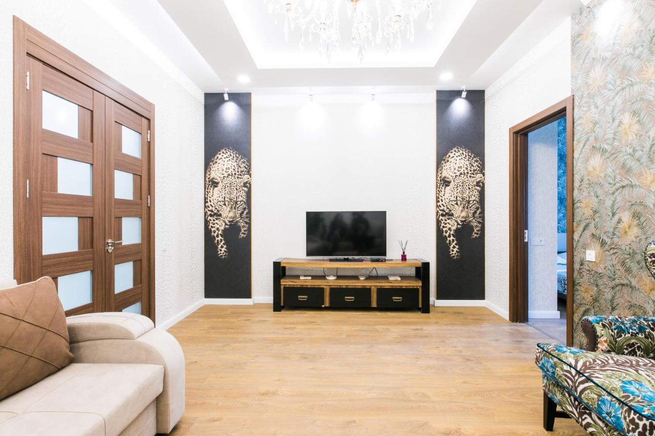 Sweet Home 6 Vip At Rustaveli Avenue Tiflis Dış mekan fotoğraf